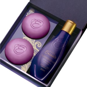 ESTOJO ENCANTO SURPREENDENTE  À FLOR DA PELE AVON