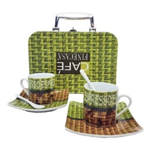 MALETA COM JOGO DE XÍCARAS DE PORCELANA